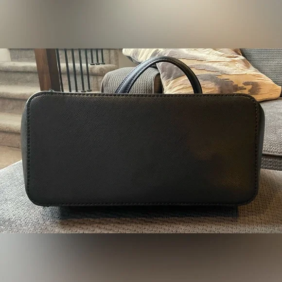 GUESS Black Kamryn Tote/Large Purse Preowned - Picture 5 of 7